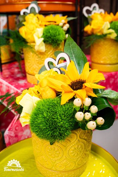 Compo de fleurs, des couleurs éclatantes, dans les tons jaunes
